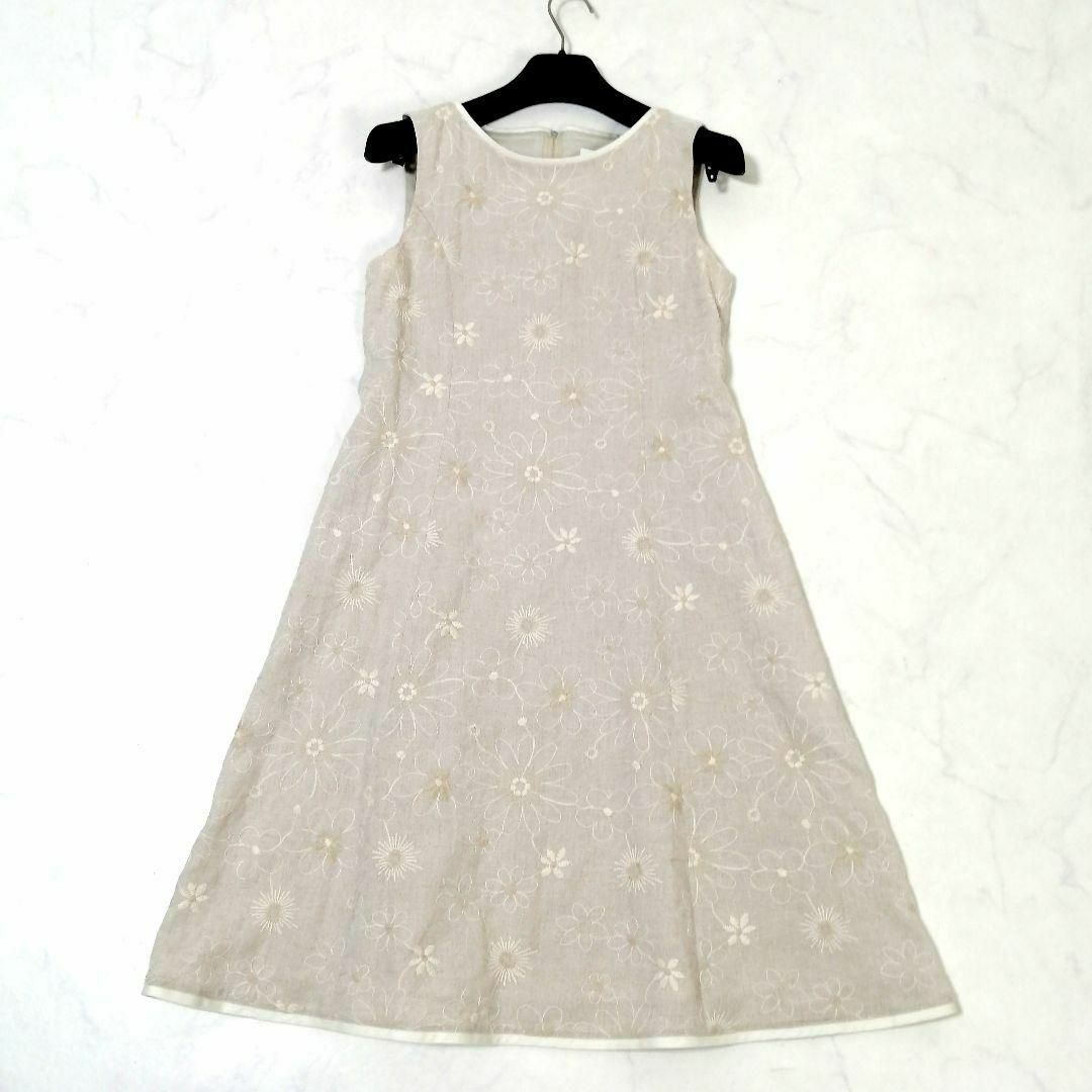 極美品✨ フォクシー 近年モデル ワンピース 花 刺繍 ブルーム 極美品✨ フォクシー 近年モデル ワンピース 花 刺繍 ブルーム