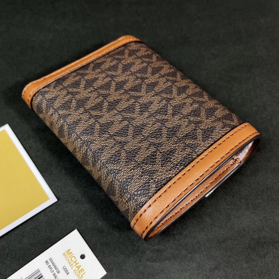 マイケルコース 三つ折り財布 ブラウン ベージュ - 小物 マイケルコース 三つ折り財布 ブラウン ベージュ - 小物