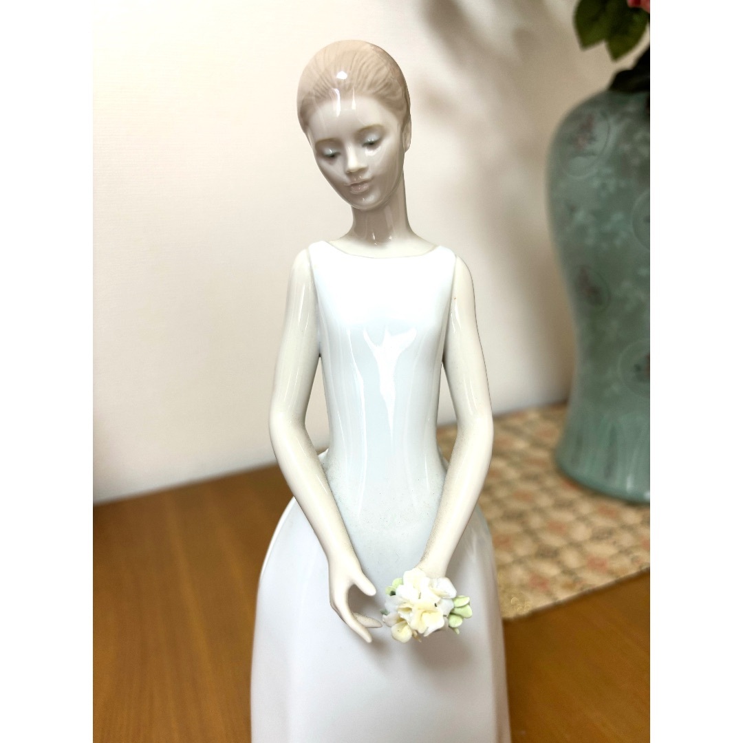 リヤドロ 美品 ウエディングデイ 花を持つ女性 レア 清楚かつ リヤドロ 美品 ウエディングデイ 花を持つ女性 レア 清楚かつ