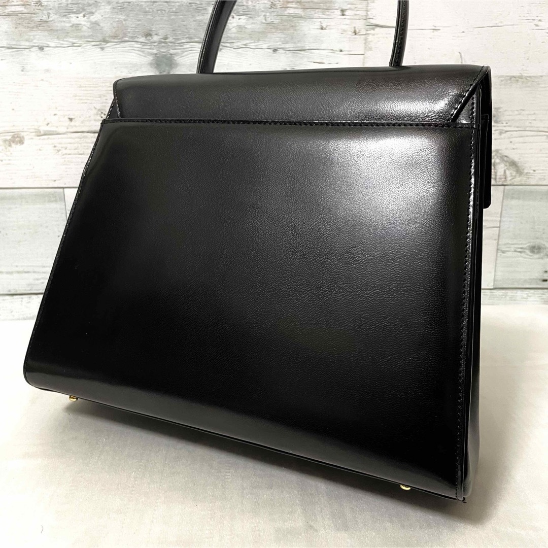 外観美品】GIVENCHY ハンドバッグ フォーマル ブラック 台形 バッグ 外観美品】GIVENCHY ハンドバッグ フォーマル ブラック 台形 バッグ