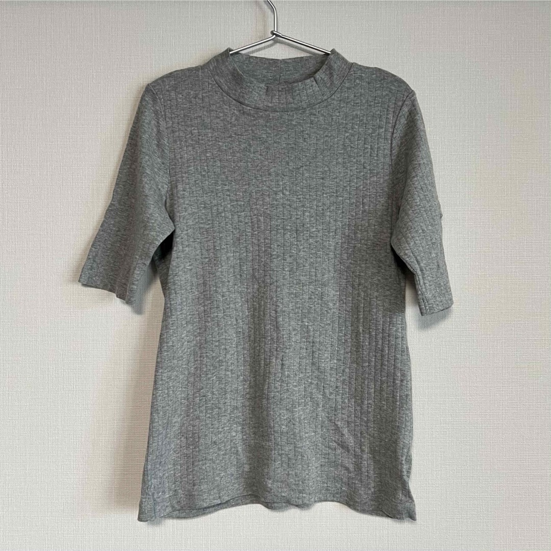 UNIQLO(ユニクロ)のUNIQLOユニクロ ティシャツ レディースのトップス(Tシャツ(半袖/袖なし))の商品写真