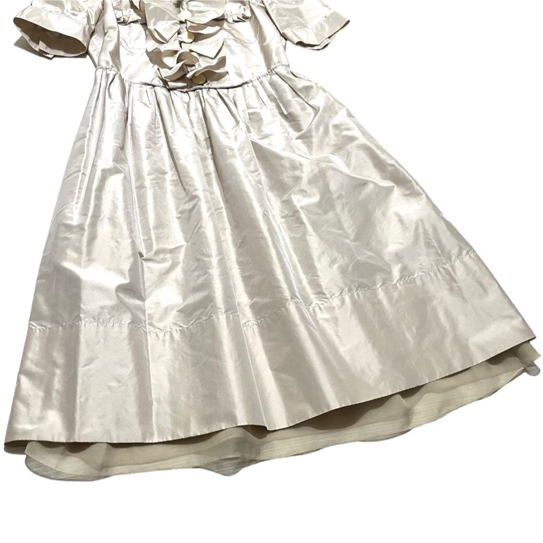 シルク100%極美品 クロエ フリルワンピース シャンパンゴールド シルク100%極美品 クロエ フリルワンピース シャンパンゴールド