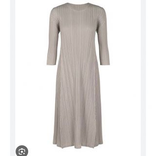 PLEATS PLEASE ISSEY MIYAKE(ひざ丈ワンピース ・ グレー/灰色 PLEATS PLEASE ISSEY MIYAKE(ひざ丈ワンピース ・ グレー/灰色