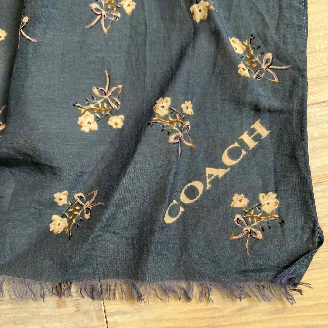 COACH - コーチCOACH 花フラワー&リボン柄 シルク混ストール COACH - コーチCOACH 花フラワー&リボン柄 シルク混ストール
