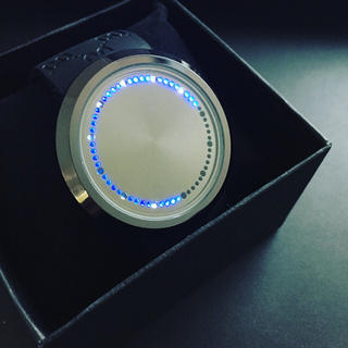 人気◆即納LEDタッチスクリーン腕時計モノグラム  (腕時計(デジタル))