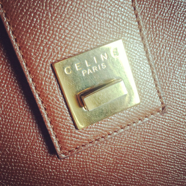 celine(セリーヌ)のCELINE【定価13万→23000】 レディースのバッグ(ショルダーバッグ)の商品写真