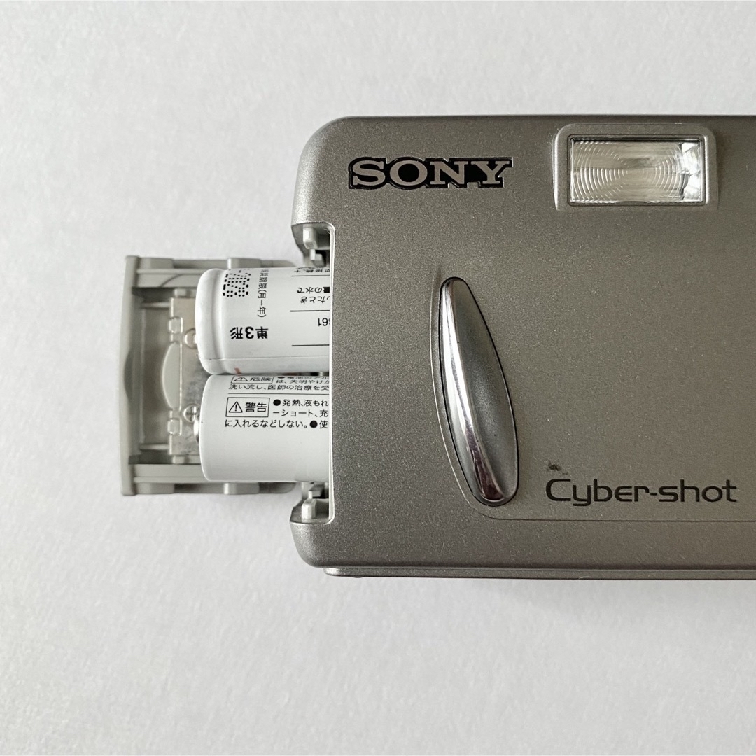 SONYソニーCyber-shot 5.0メガピクセルコンパクトデジタルカメラ SONYソニーCyber-shot 5.0メガピクセルコンパクトデジタルカメラ