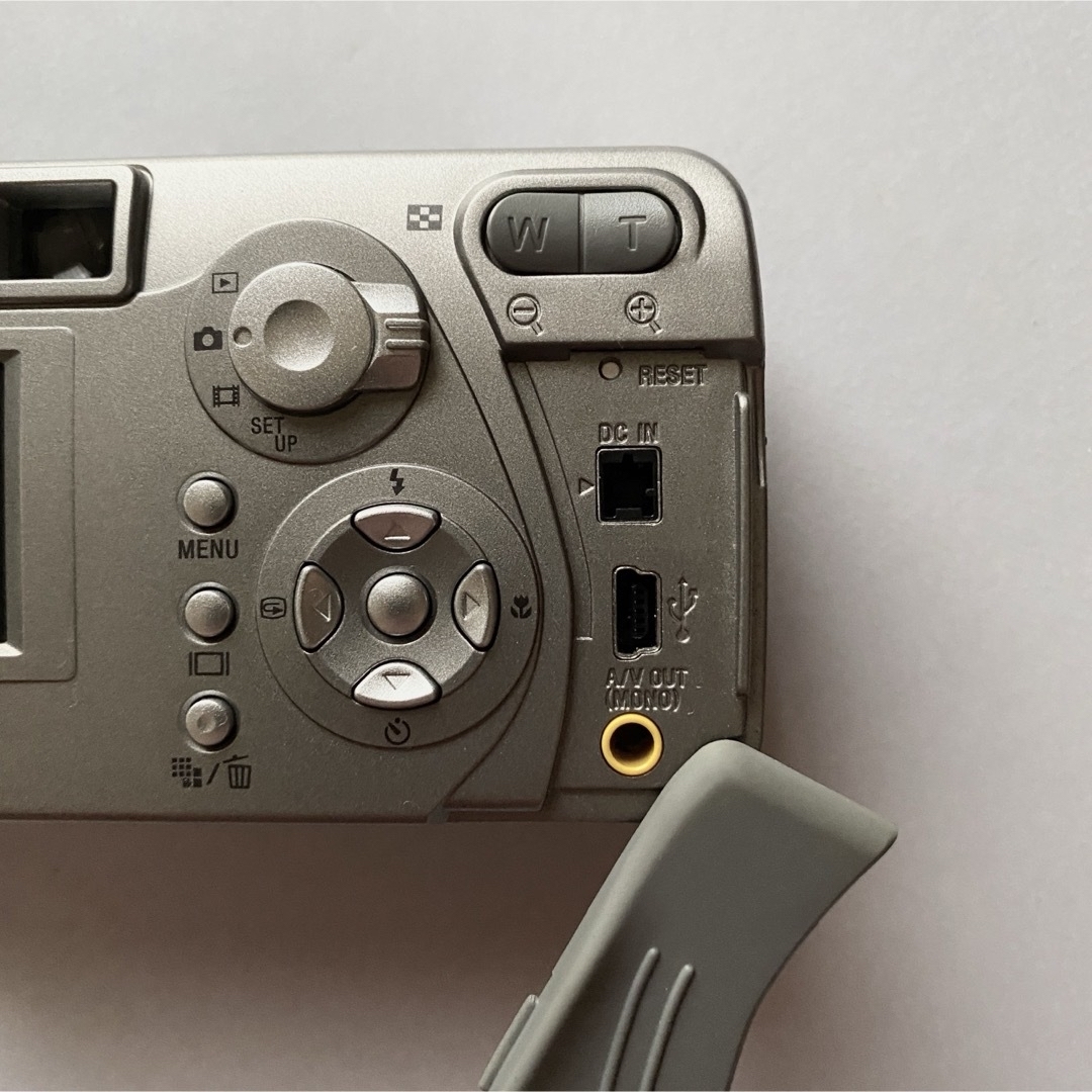 SONYソニーCyber-shot 5.0メガピクセルコンパクトデジタルカメラ SONYソニーCyber-shot 5.0メガピクセルコンパクトデジタルカメラ