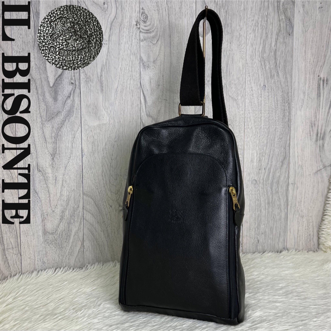 人気♡IL BISONTE イルビゾンテ エンボスロゴ レザー ボディバッグ 人気♡IL BISONTE イルビゾンテ エンボスロゴ レザー ボディバッグ
