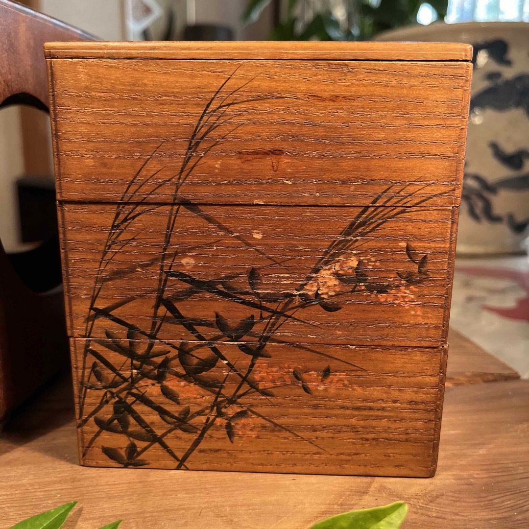 A856 木製 花鳥画 蒔絵3段菓子箪笥 三段重箱 A856 木製 花鳥画 蒔絵3段菓子箪笥 三段重箱