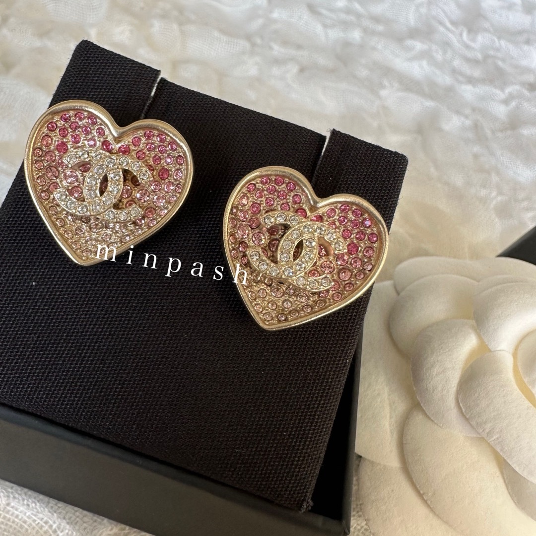 CHANEL - CHANEL ハート ピアス ピンク CCマーク プレゼント CHANEL - CHANEL ハート ピアス ピンク CCマーク プレゼント