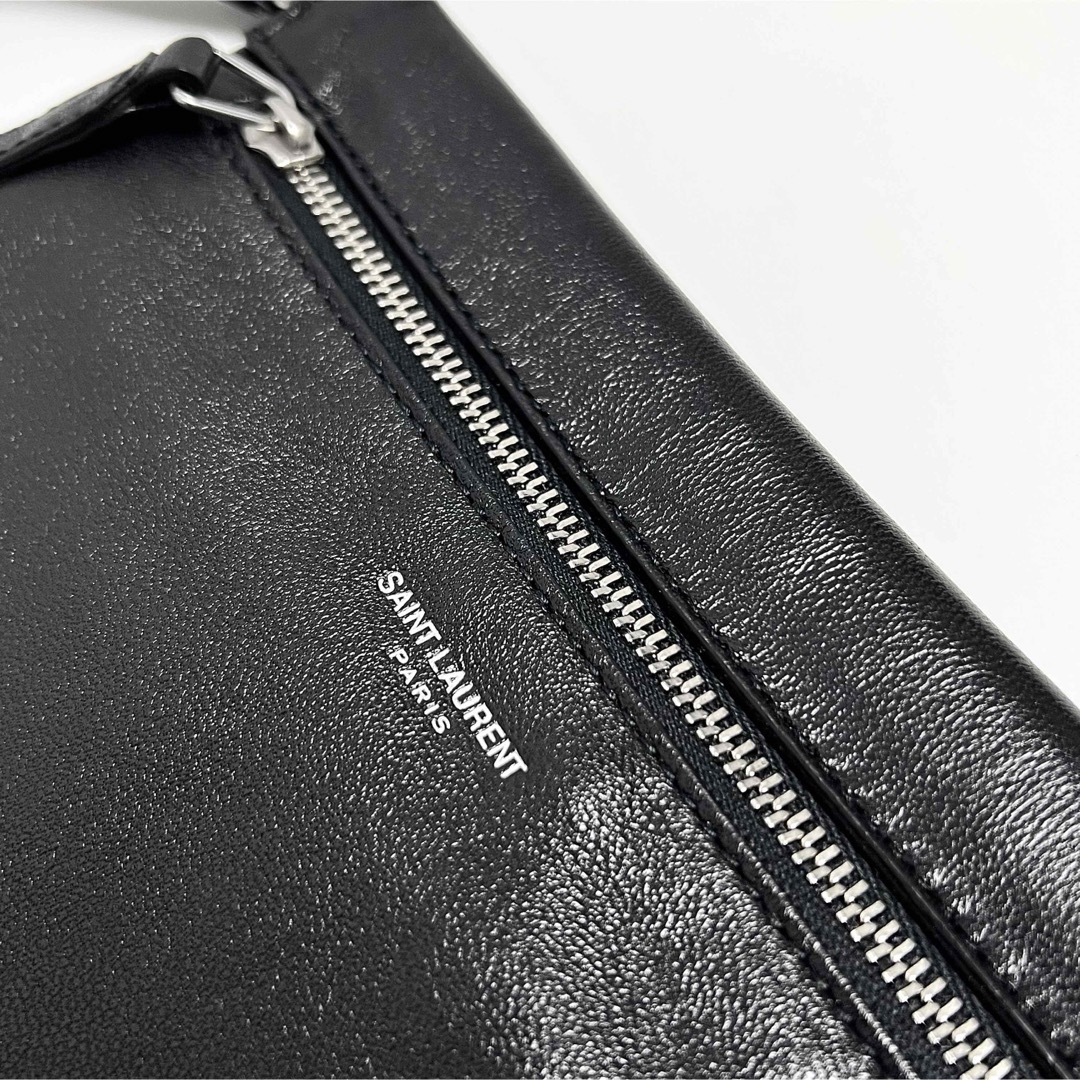 SAINT LAURENT - 新品 サンローラン レザー フラットポーチ シド SAINT LAURENT - 新品 サンローラン レザー フラットポーチ シド