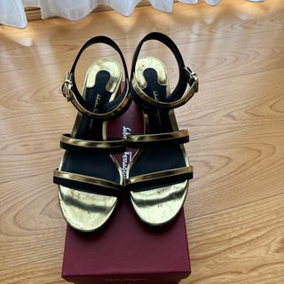 FERRAGAMO(サンダル)のフリマアイテム一覧 FERRAGAMO(サンダル)のフリマアイテム一覧