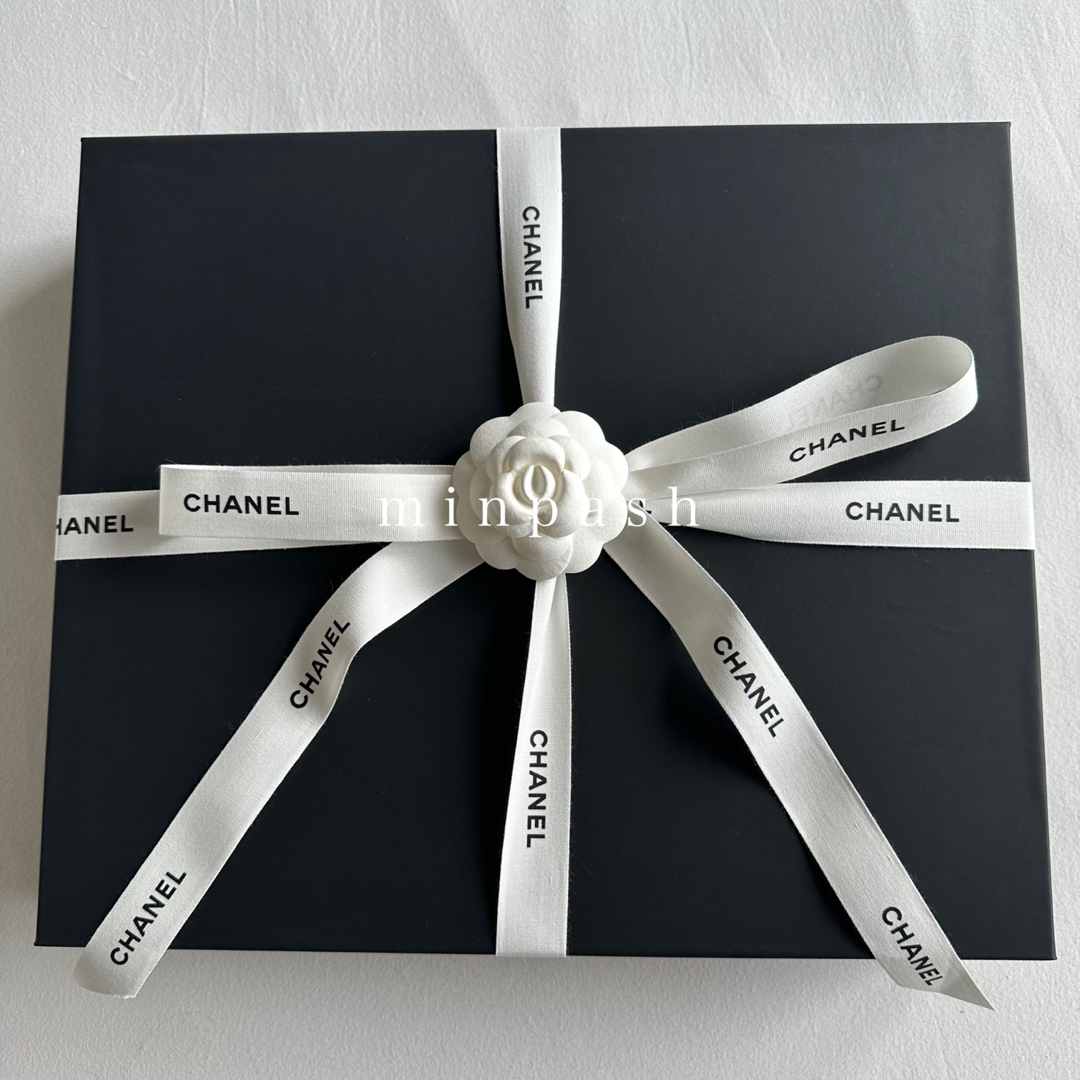 CHANEL - CHANEL マフラー グレー CCマーク 黒 ブランドマフラー CHANEL - CHANEL マフラー グレー CCマーク 黒 ブランドマフラー