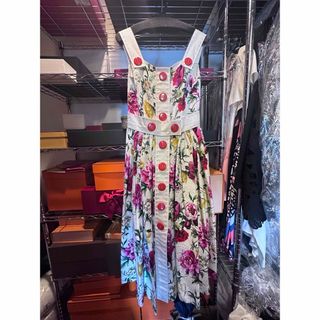 DOLCE&GABBANA(ワンピース ・ レッド/赤色系)のフリマアイテム一覧 DOLCE&GABBANA(ワンピース ・ レッド/赤色系)のフリマアイテム一覧