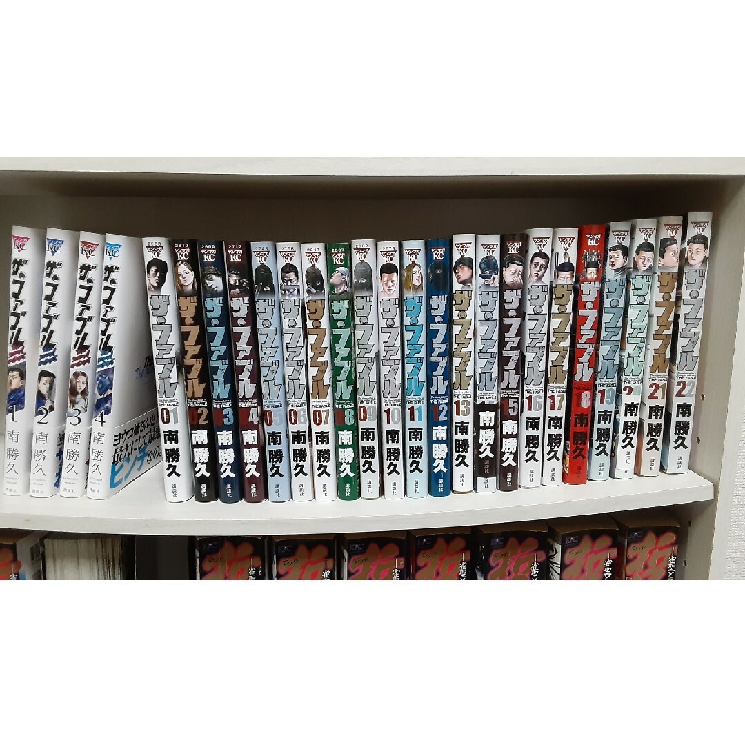 ザ・ファブル全22巻と、ザ・ファブル2nd 1巻~4巻 全26冊 ザ・ファブル全22巻と、ザ・ファブル2nd 1巻~4巻 全26冊