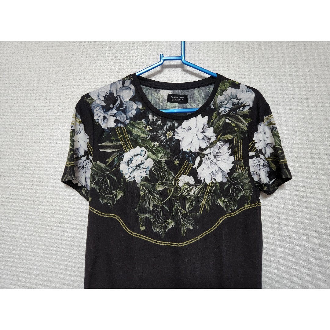 ZARA(ザラ)のZARA　zara　ザラ　花柄　Tシャツ　S メンズのトップス(Tシャツ/カットソー(半袖/袖なし))の商品写真