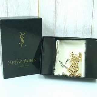 Yves Saint Laurent(ブローチ/コサージュ)のフリマアイテム一覧 Yves Saint Laurent(ブローチ/コサージュ)のフリマアイテム一覧