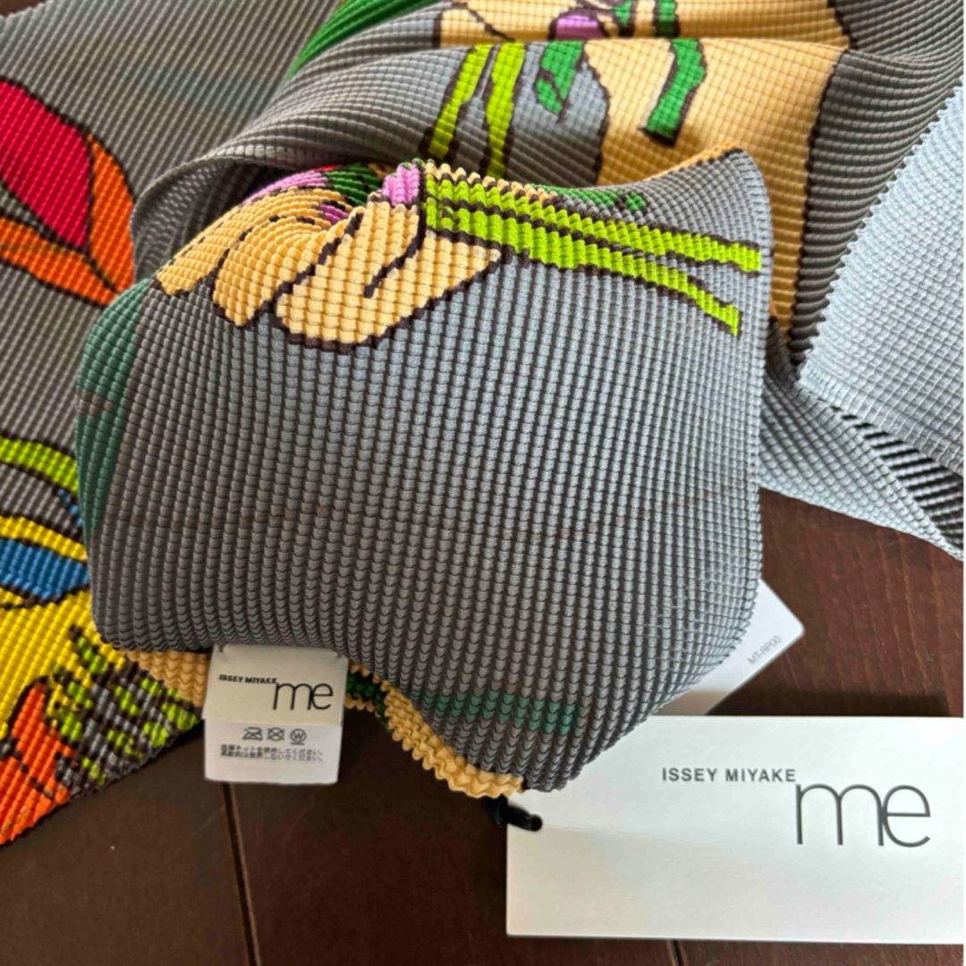PLEATS PLEASE ISSEY MIYAKE - me ISSEY MIYAKE BOUQUET GRAY PLEATS PLEASE ISSEY MIYAKE - me ISSEY MIYAKE BOUQUET GRAY