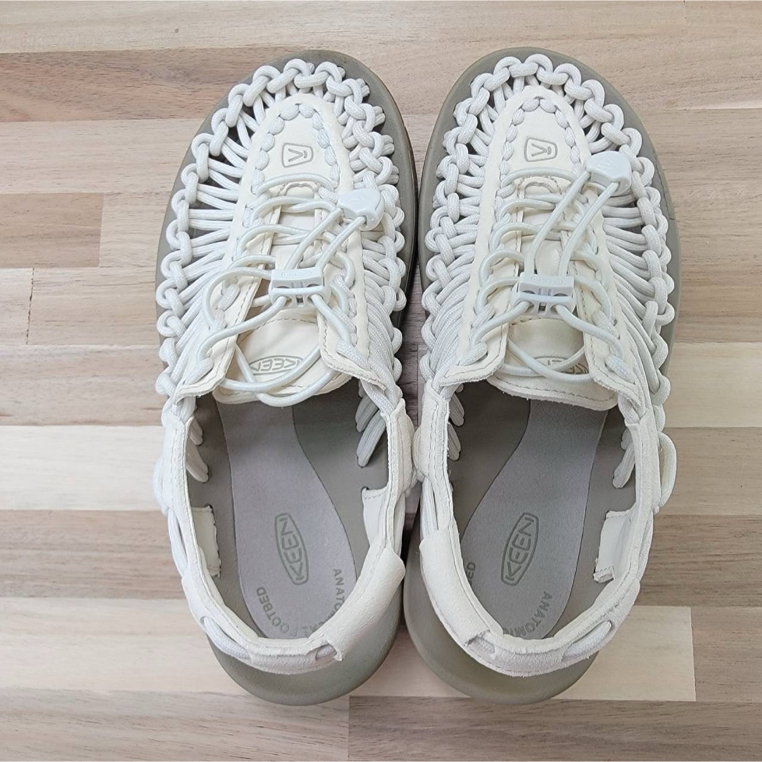 KEEN - キーン ユニーク ホワイト/コーンストーク 白 23㎝の KEEN - キーン ユニーク ホワイト/コーンストーク 白 23㎝の