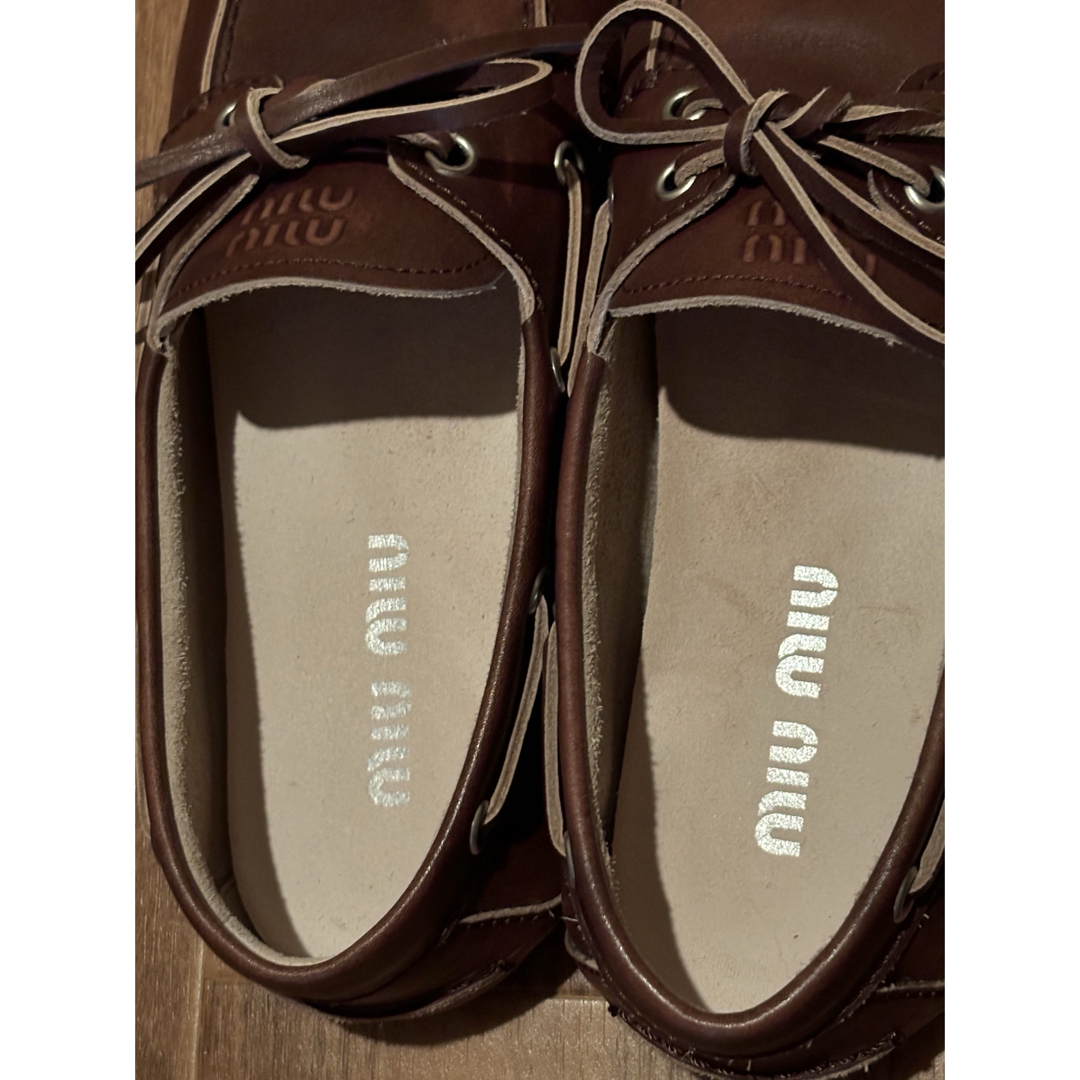 MIU MIU - 専用 【美品】miumiu アンラインド ブリーチドレザー MIU MIU - 専用 【美品】miumiu アンラインド ブリーチドレザー