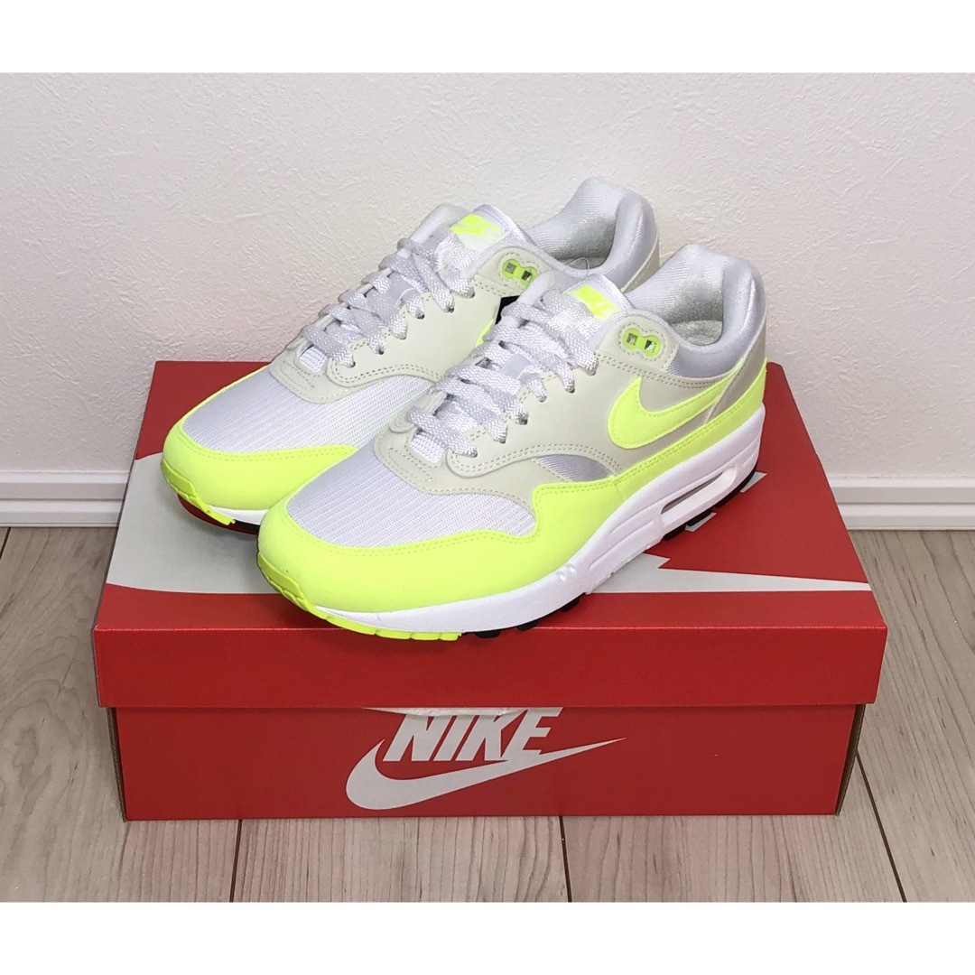 NIKE - 26.5cm 新品 NIKE W AIR MAX 1 蛍光 イエロー 黄 白 灰の NIKE - 26.5cm 新品 NIKE W AIR MAX 1 蛍光 イエロー 黄 白 灰の