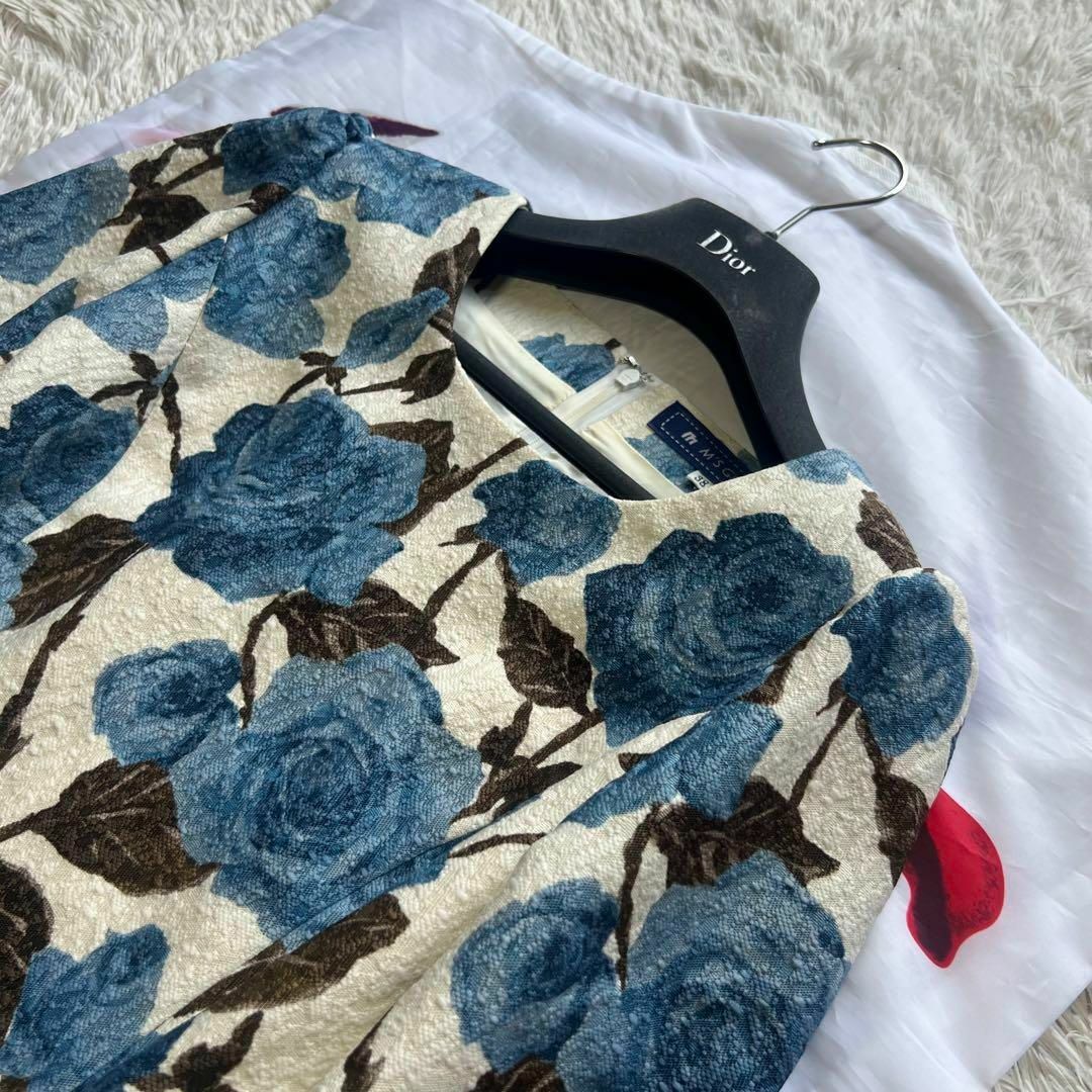 美品】M´S GRACY 膝丈ワンピース 花柄 ブルー フレア 38 ホワイト 美品】M´S GRACY 膝丈ワンピース 花柄 ブルー フレア 38 ホワイト