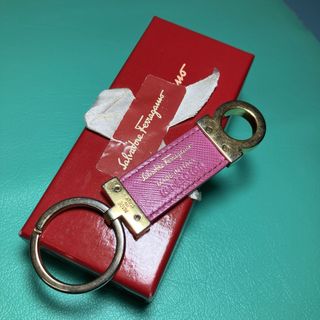 Salvatore Ferragamo(キーホルダー)のフリマアイテム一覧 Salvatore Ferragamo(キーホルダー)のフリマアイテム一覧