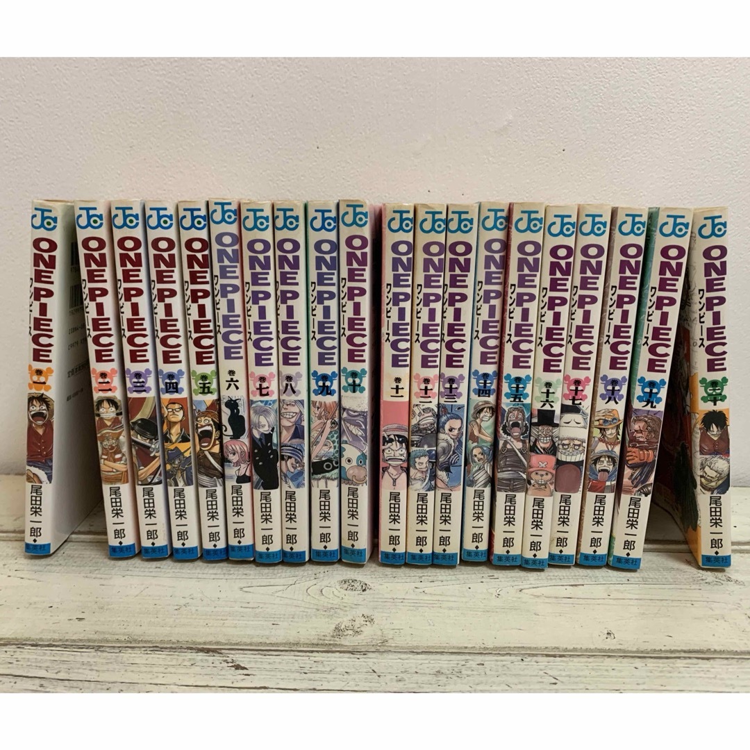 ONE PIECE ワンピース 単行本 1巻〜70巻 その他4冊 計74冊セット ONE PIECE ワンピース 単行本 1巻〜70巻 その他4冊 計74冊セット