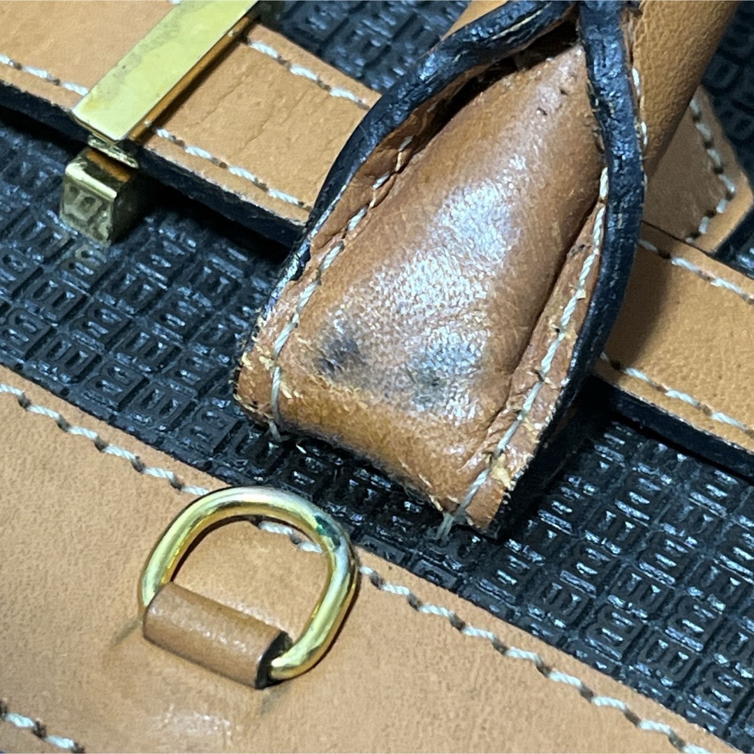 BALLY バリー ハンドバッグ トートバッグ ロゴ入り ゴールド金具 BALLY バリー ハンドバッグ トートバッグ ロゴ入り ゴールド金具