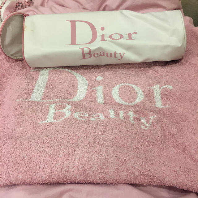 Christian Dior - ディオール バスタオルの通販 by くーこた's shop ...