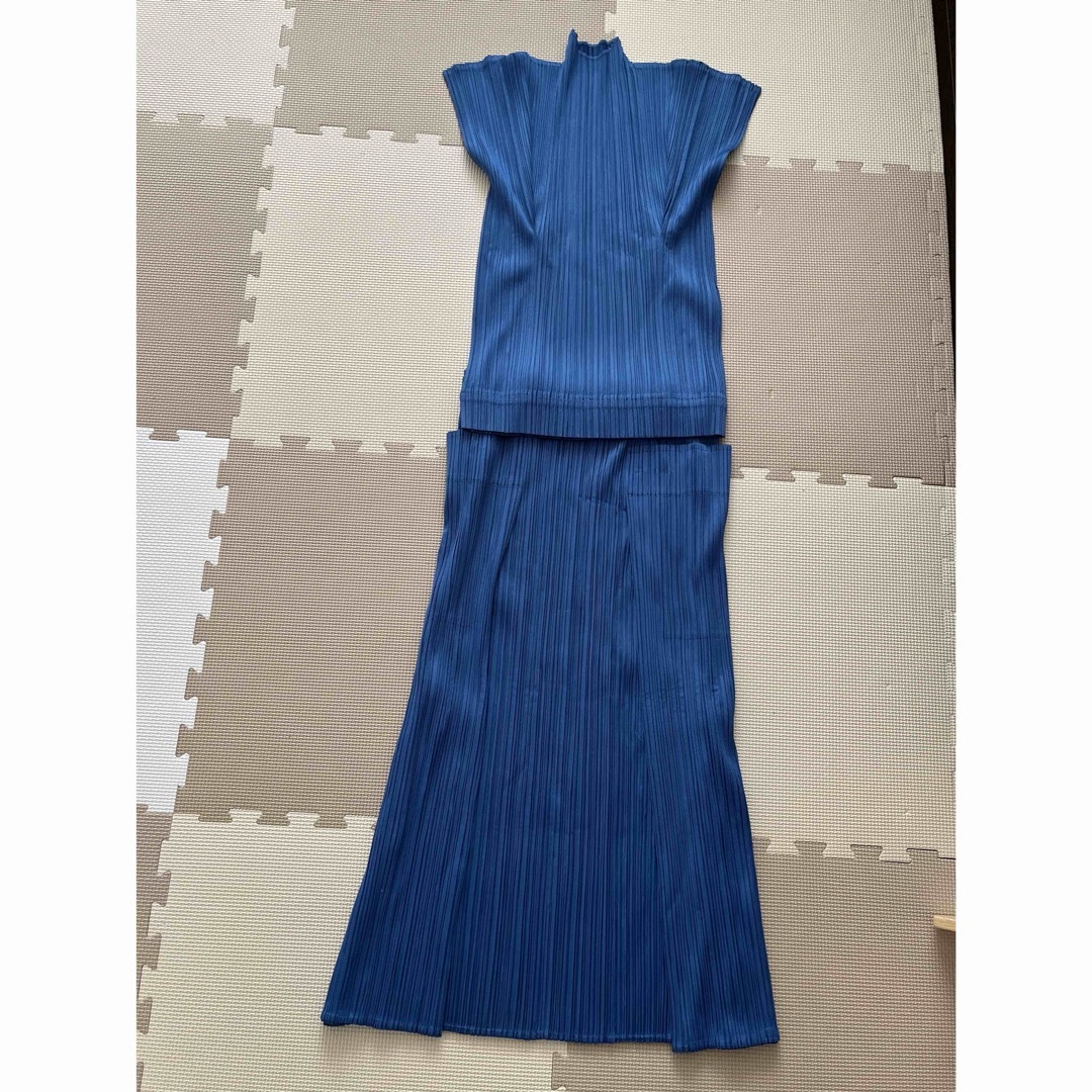 PLEATS PLEASE ISSEY MIYAKE - 8月限定品・EXPLOREプリーツ PLEATS PLEASE ISSEY MIYAKE - 8月限定品・EXPLOREプリーツ