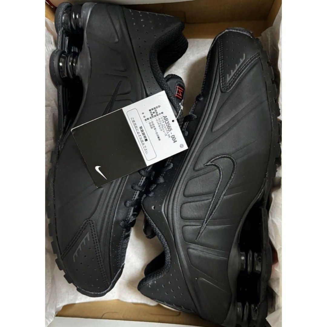 NIKE - Nike ナイキ ウィメンズ Shox ショックス R4 ブラックの NIKE - Nike ナイキ ウィメンズ Shox ショックス R4 ブラックの