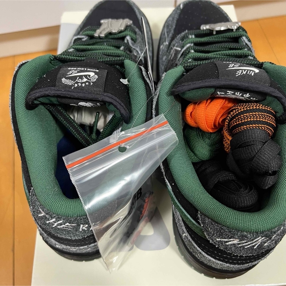 NIKE - レア☆NIKE SB DUNK LOW QS THERE SKATEBOARDSの通販 by NIKE - レア☆NIKE SB DUNK LOW QS THERE SKATEBOARDSの通販 by
