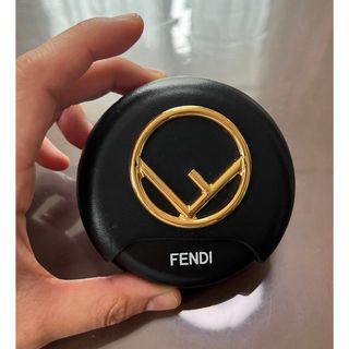 FENDI(ヘッドフォン/イヤフォン)のフリマアイテム一覧 FENDI(ヘッドフォン/イヤフォン)のフリマアイテム一覧