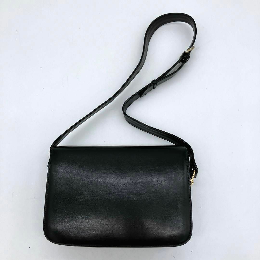 CELINE】ショルダーバッグ Cロゴ馬車金具 レザー ブラック CELINE】ショルダーバッグ Cロゴ馬車金具 レザー ブラック
