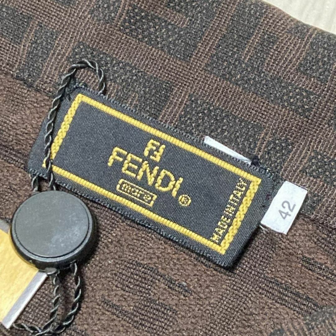 大人気モデル】未使用 FENDI ズッカ柄 ポロシャツ 半袖 総ロゴ 42 大人気モデル】未使用 FENDI ズッカ柄 ポロシャツ 半袖 総ロゴ 42