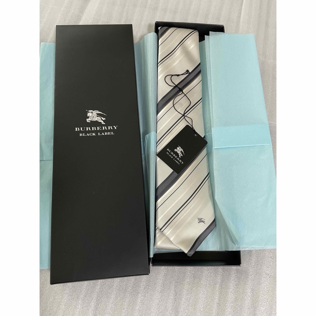 Burberry 奥深し 新品未使用 ネクタイ Burberry 奥深し 新品未使用 ネクタイ
