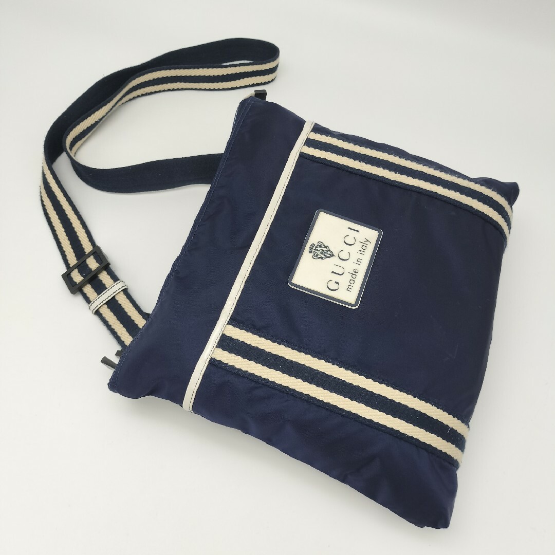 極美品✨グッチ ショルダーバッグ ナイロン ネイビー 極美品✨グッチ ショルダーバッグ ナイロン ネイビー