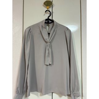 ボウタイ ボウタイブラウス レディース スカーフタイ ボータイ トップス 白ブラ(シャツ/ブラウス(半袖/袖なし))