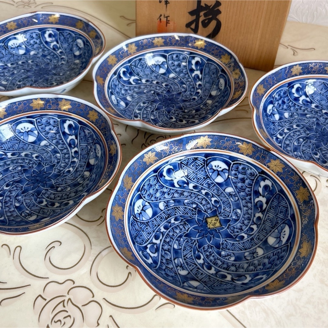 有田焼 - 有田焼 光峰窯 染付祥瑞 輪花鉢揃 5枚セット 中鉢 煮物 有田焼 - 有田焼 光峰窯 染付祥瑞 輪花鉢揃 5枚セット 中鉢 煮物