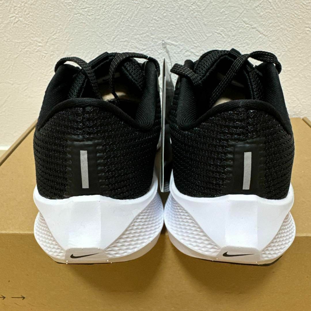 NIKE - 新品 NIKE エアズームペガサス40 WIDE ランニング NIKE - 新品 NIKE エアズームペガサス40 WIDE ランニング