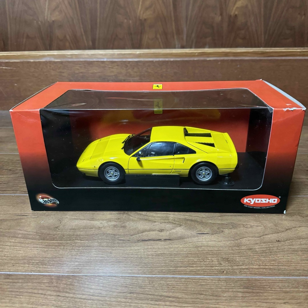 京商 - 絶版未展示品 京商 1/18 フェラーリ 308GTB 1976 京商 - 絶版未展示品 京商 1/18 フェラーリ 308GTB 1976