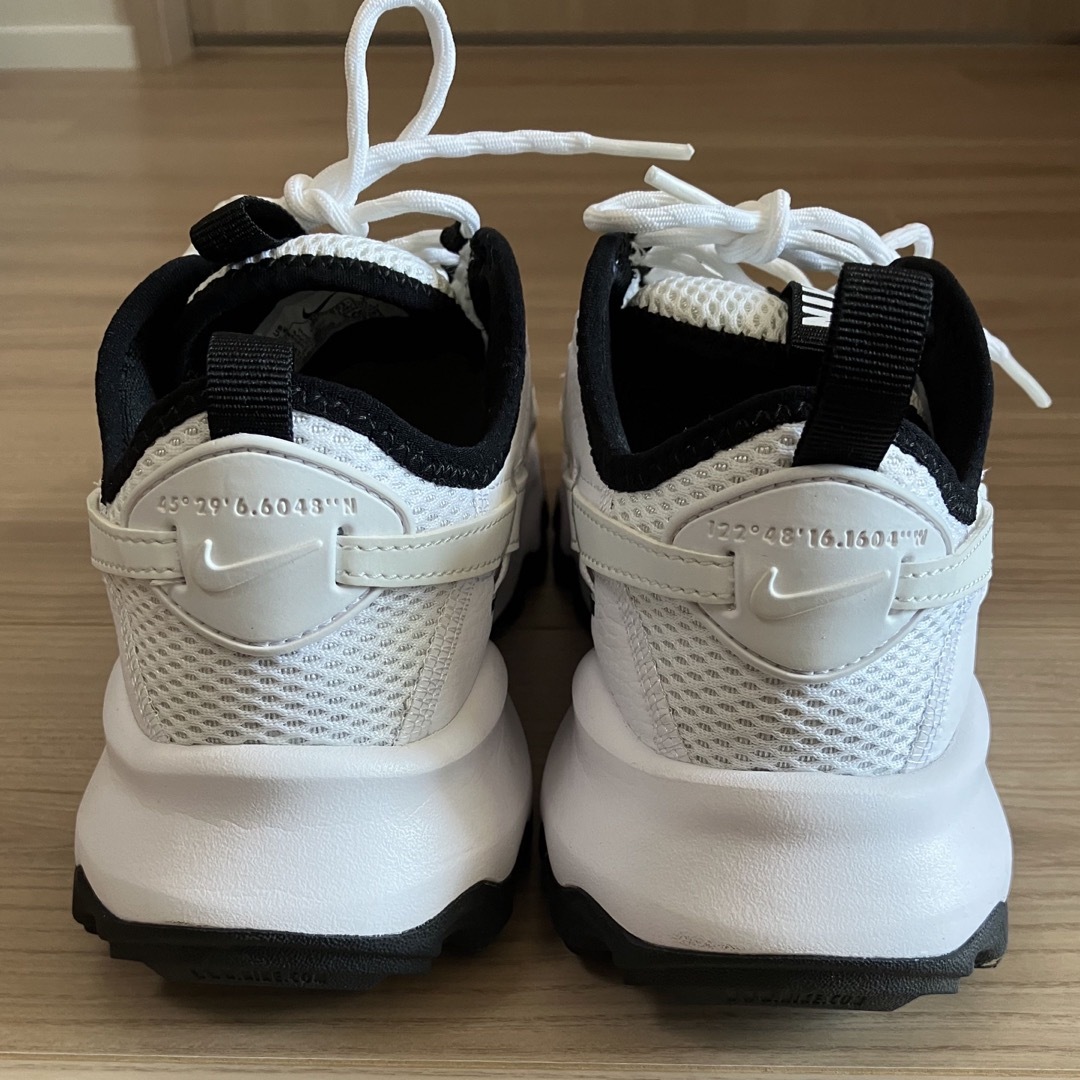 NIKE TC7900 DR7851-100 NIKE TC7900 DR7851-100