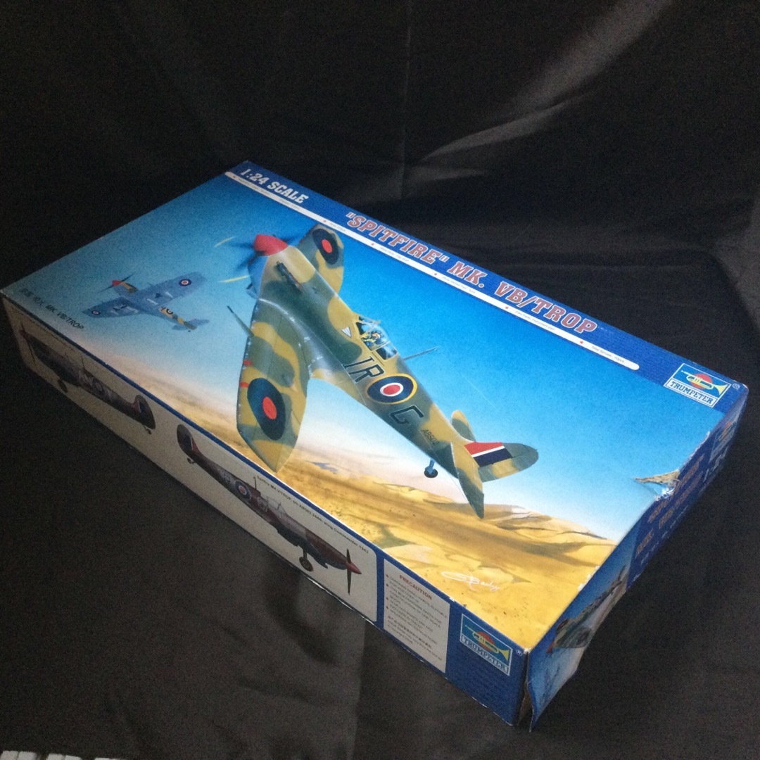 SPITFIRE MK.VB/TROP 1/24 TRUMPETER 未組立 SPITFIRE MK.VB/TROP 1/24 TRUMPETER 未組立