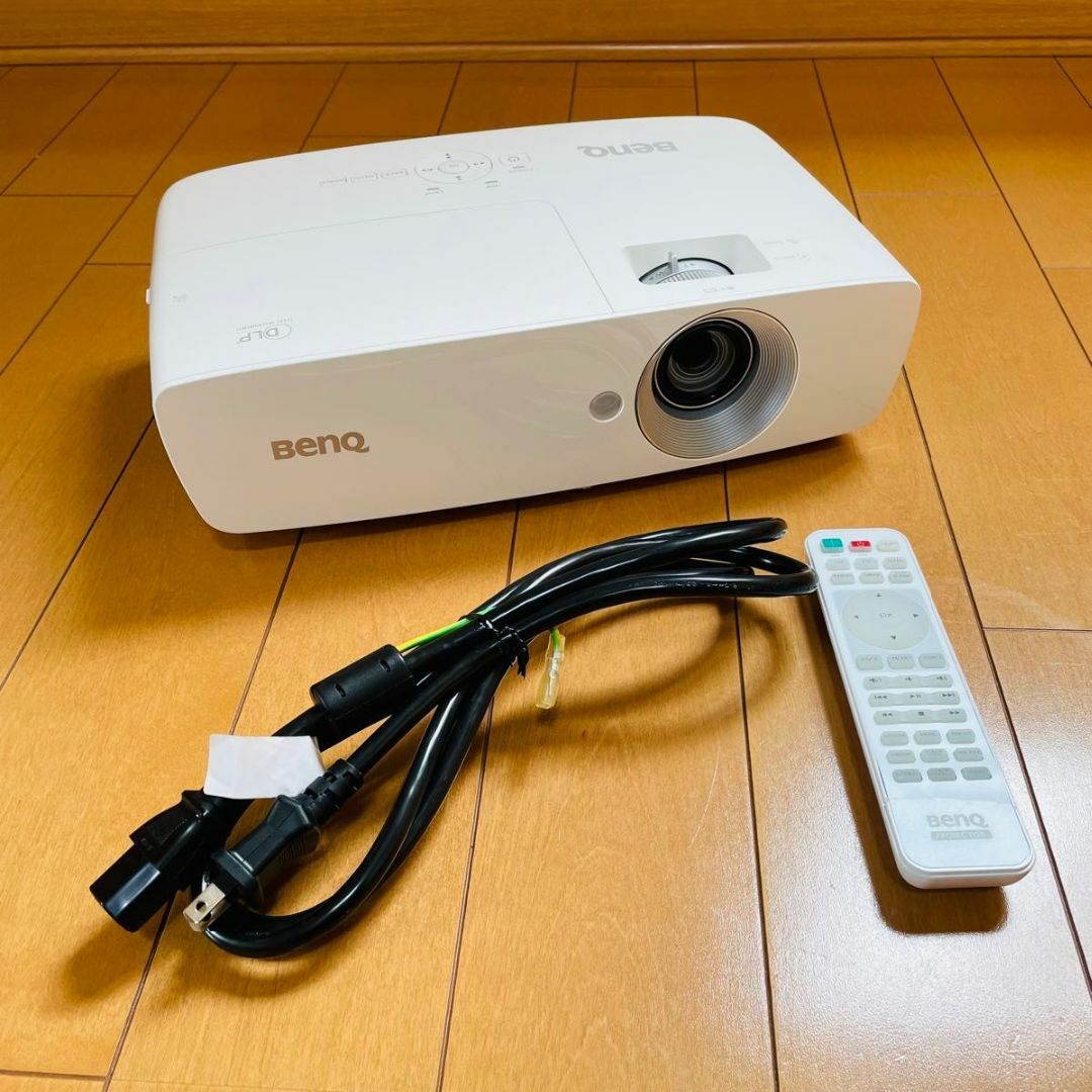 極美品】BenQ プロジェクター HT1070 極美品】BenQ プロジェクター HT1070