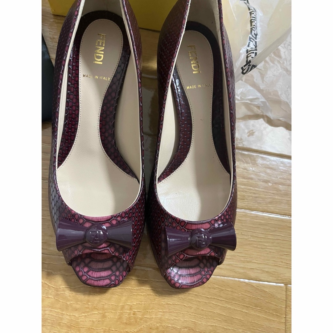 新品未使用 FENDI パンプス36 新品未使用 FENDI パンプス36