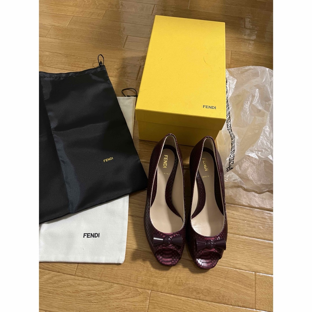 新品未使用 FENDI パンプス36 新品未使用 FENDI パンプス36