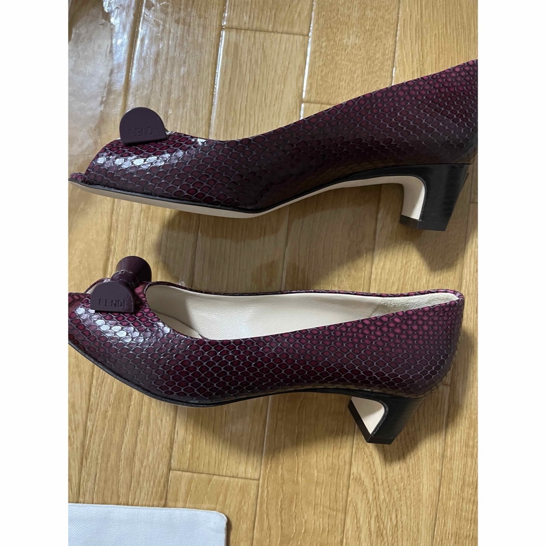 新品未使用 FENDI パンプス36 新品未使用 FENDI パンプス36