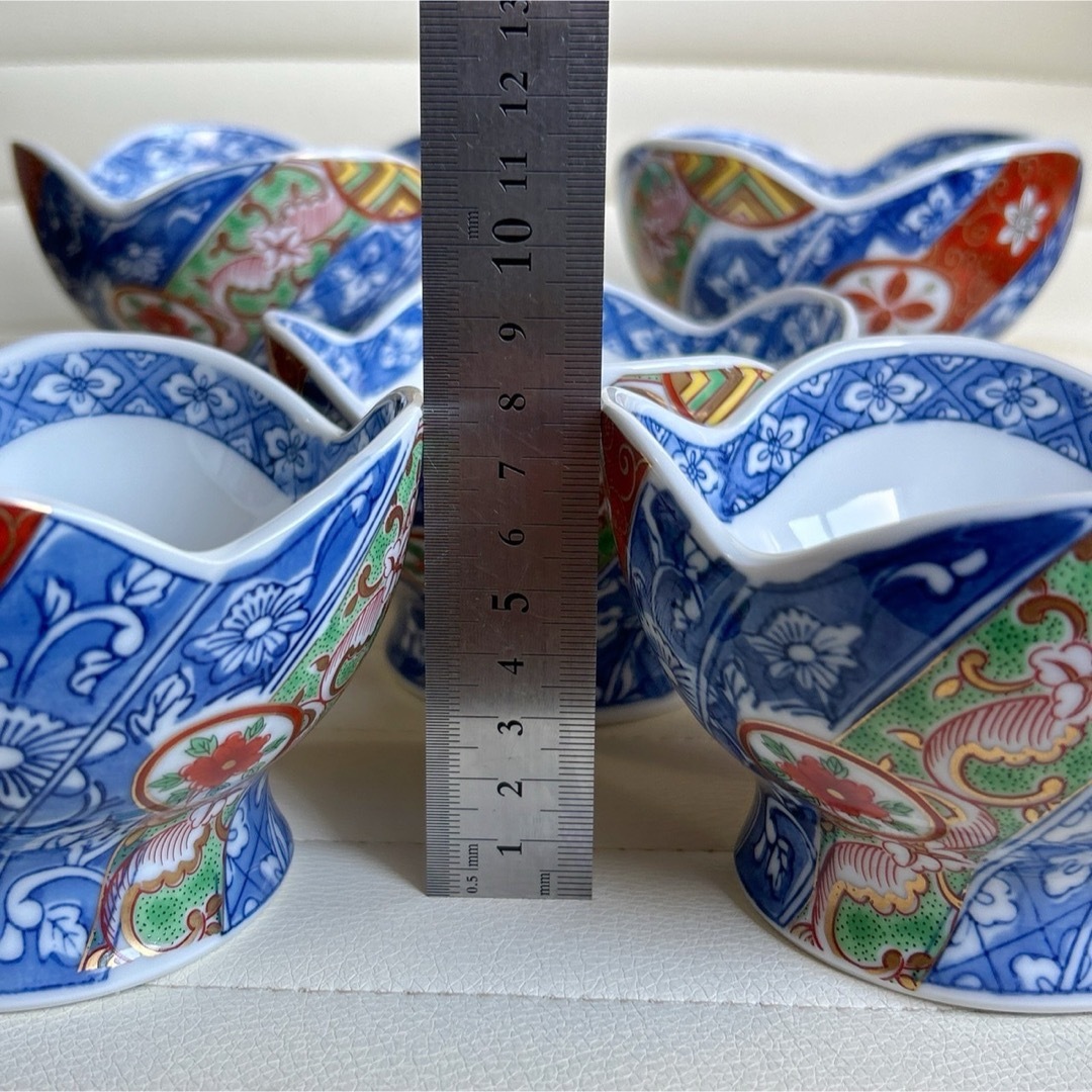 有田焼 - 有田焼 日峰窯 金彩 染付 高台小鉢揃 5客セット 輪花鉢 有田焼 - 有田焼 日峰窯 金彩 染付 高台小鉢揃 5客セット 輪花鉢